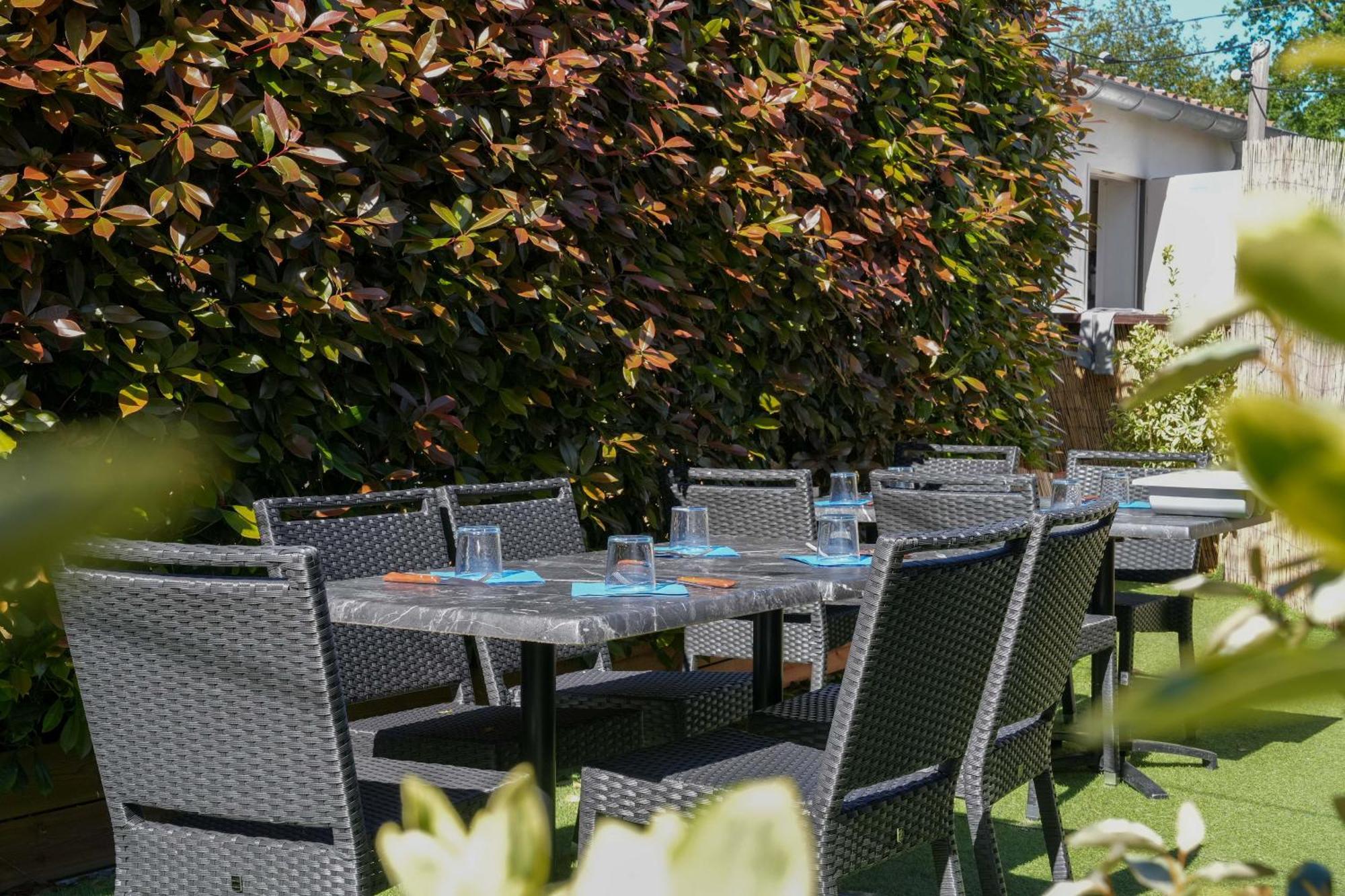 Hôtel Logis Laurent Rodriguez Cambo-les-Bains Extérieur photo